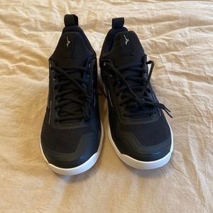 Mizuno Womens Wave Luminous 2 Volleyball Shoes